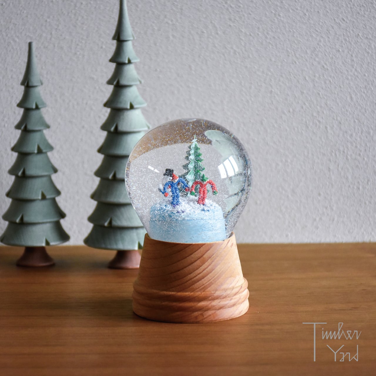 【ONLINE限定】スノードーム / スキーヤーと雪だるま / 木製台座 / Φ8cm / PERZY（パージー）/ スノーグローブ / 正規販売店 [4]