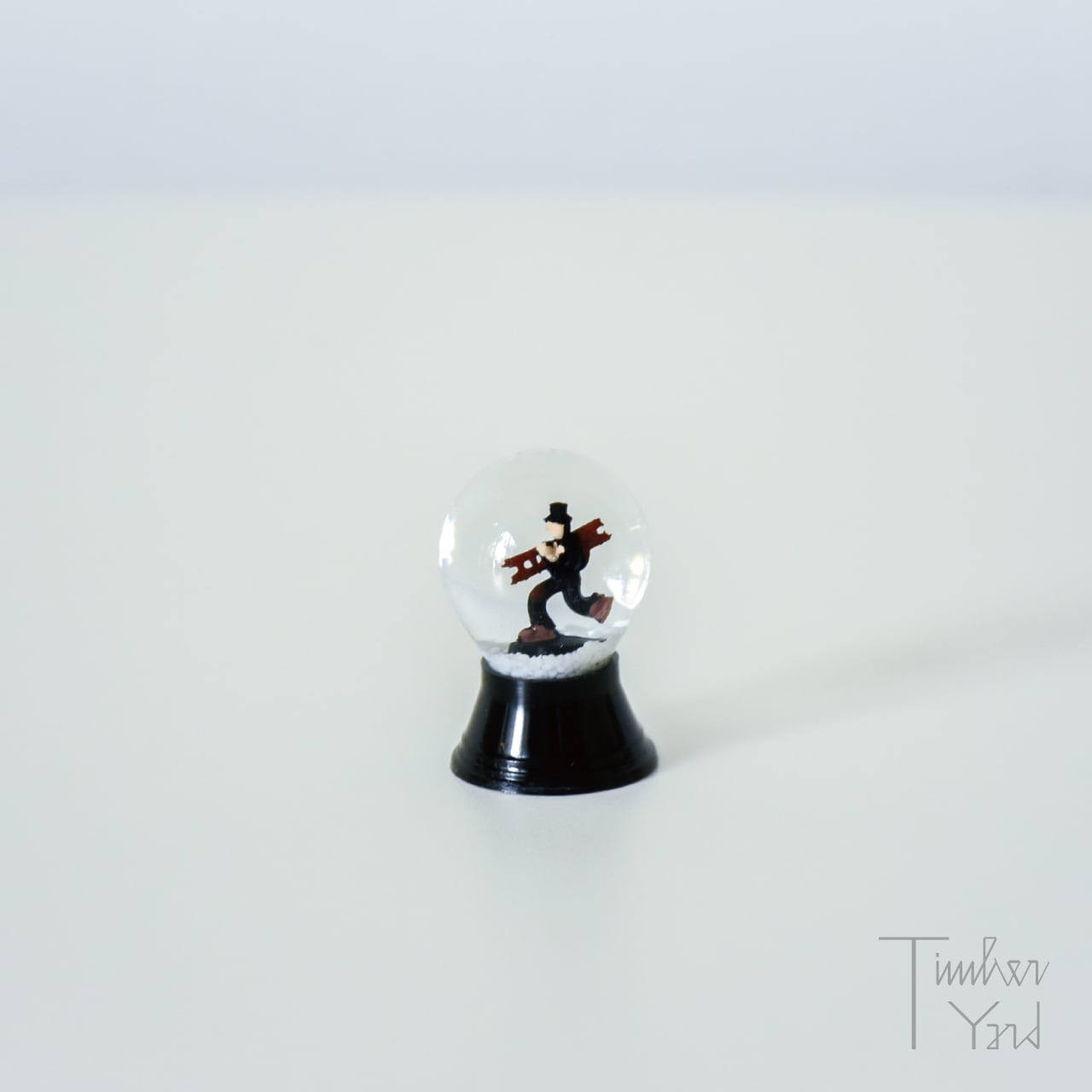 【ONLINE限定】スノードーム / 幸運の煙突掃除人 / 黒台座 / Φ2.5cm / PERZY（パージー）/ スノーグローブ / 正規販売店 [2]