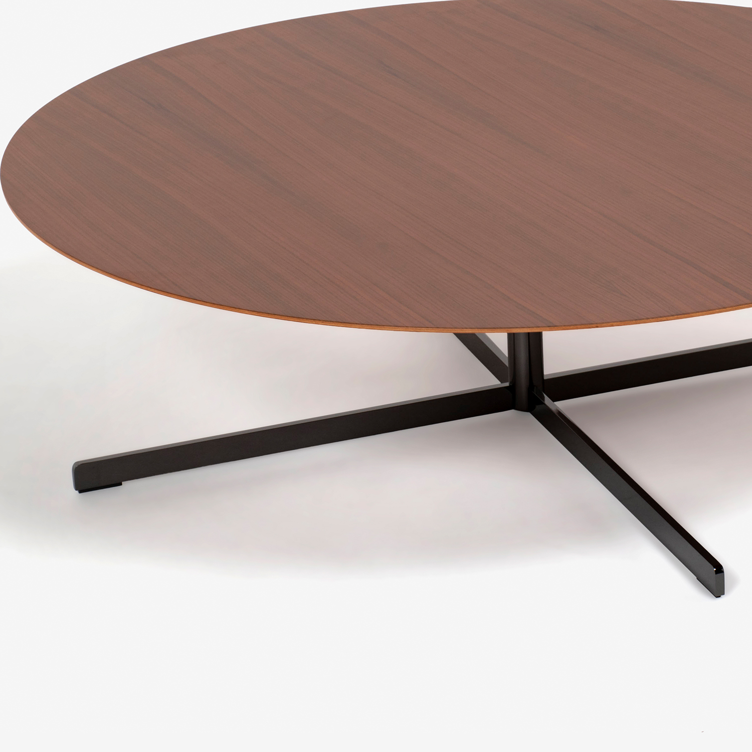 PoltronaFrau（ポルトローナ・フラウ）センターテーブル「ボブ」丸110cm ウォールナット材 [2]