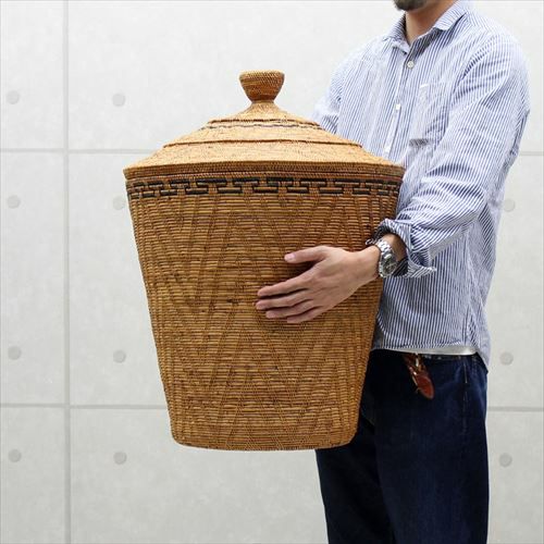 ごみ箱としても使えるバリ島の天然素材で編まれた人気のアジアン雑貨 [2]