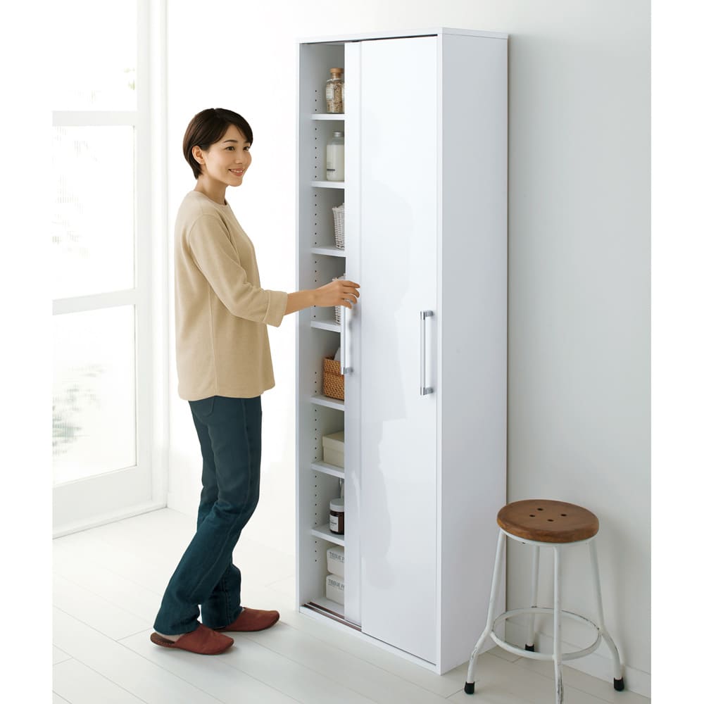 すっきり隠せる薄型引き戸収納庫 幅75cm [2]